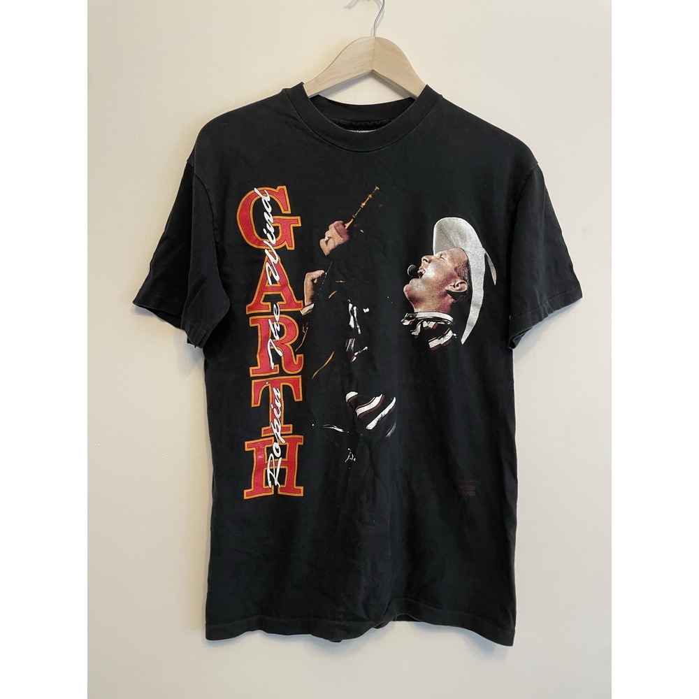 Vintage Garth Brooks Ropin' The Wind T-shirt Men Medium Black Tour 90s USA Hanes